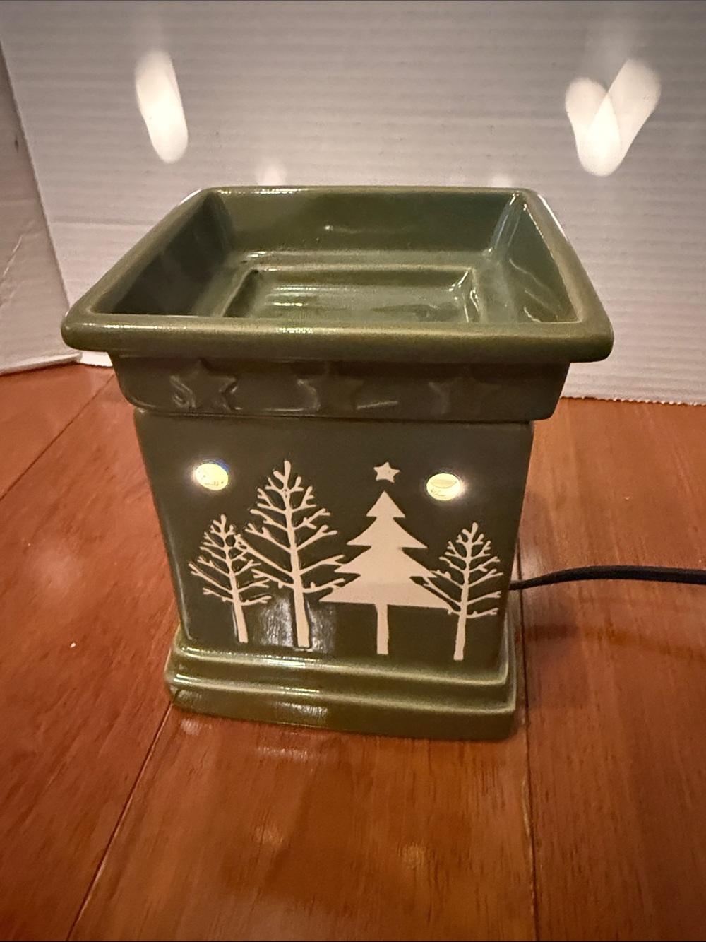 Scentsy Tannenbaum Wax Warmer Holiday Tree Green Full Size works retired
